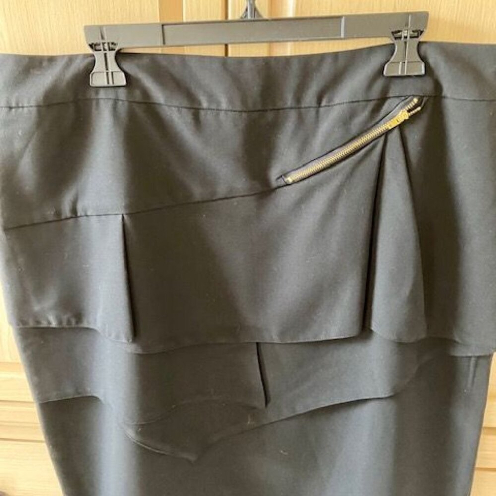 Black Skirt with ruffled front